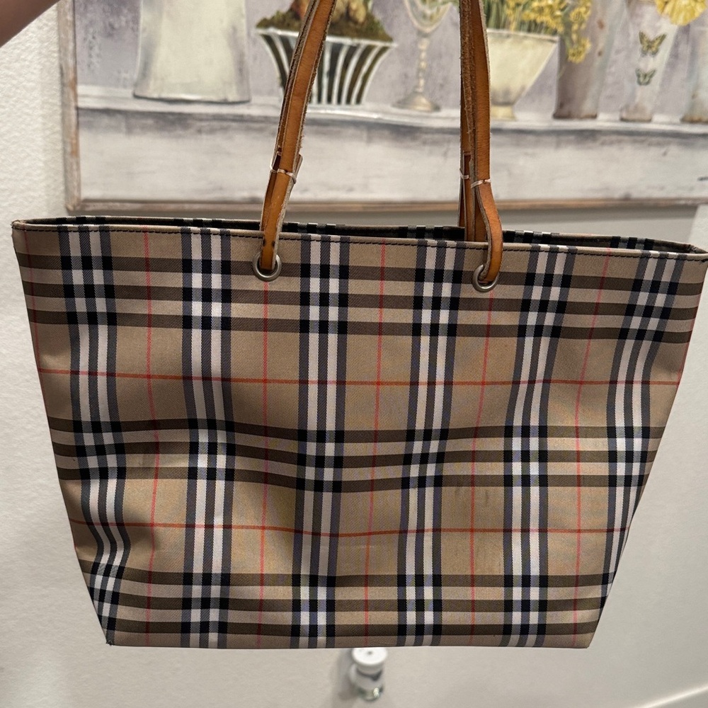 VINTAGE NOVA CHECK BURBERRY TOTE - Picture 3 of 11